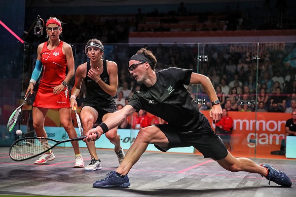 Joelle King and Paul Coll playing Squash at the Commonwealth Games